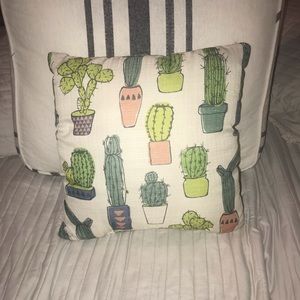 Cacti Decorative Pillow 🌵